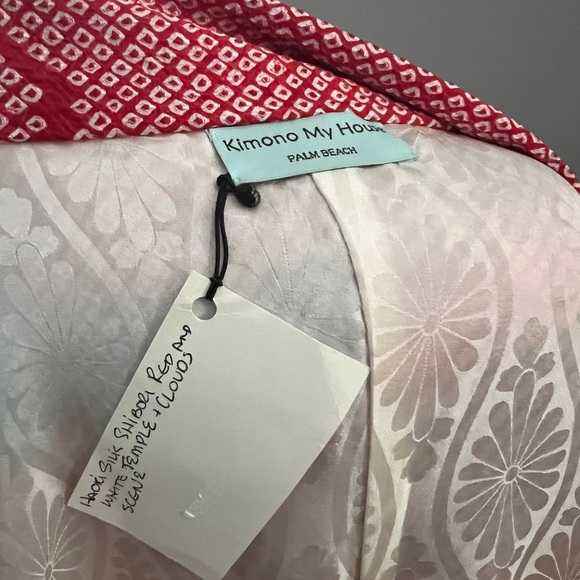 Red Kimono - Kimono My House - Morikami Museum - Picture 4 of 5